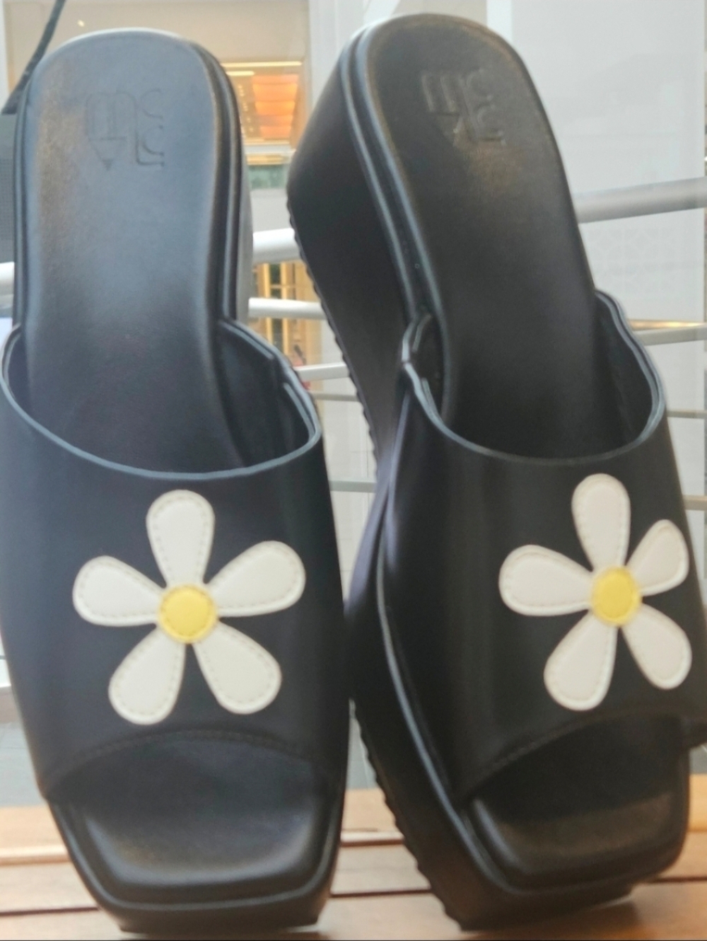 MCLC SIRENA BLOOM SANDALS 10